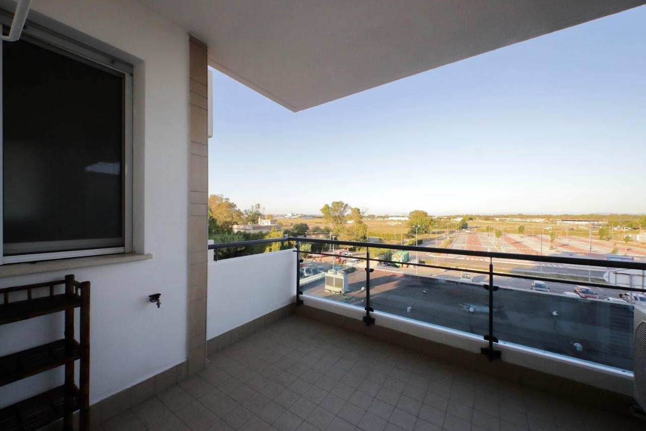 Bilocale Con Vista Sull'Aeroporto - Comodo Per Il Viaggio ฟิวมิชีโน ภายนอก รูปภาพ