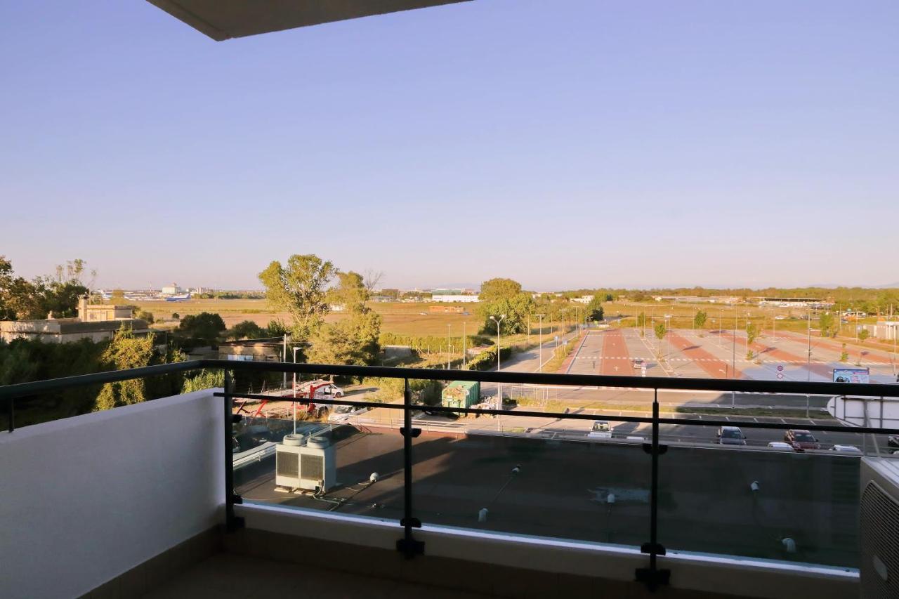 Bilocale Con Vista Sull'Aeroporto - Comodo Per Il Viaggio ฟิวมิชีโน ภายนอก รูปภาพ