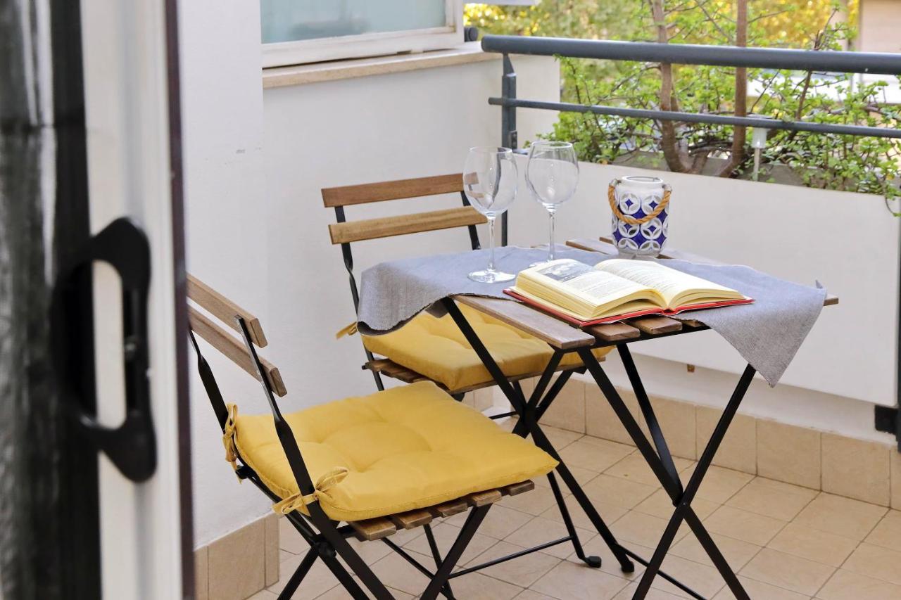 Bilocale Con Vista Sull'Aeroporto - Comodo Per Il Viaggio ฟิวมิชีโน ภายนอก รูปภาพ